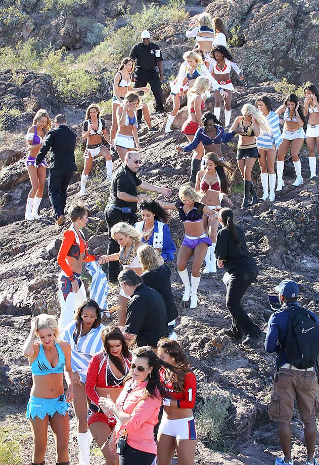 02-Pro_Bowl_Cheer-BY-1025_0.jpg